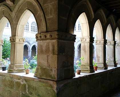 Claustro del Monasterio de A Madalena de Sarria