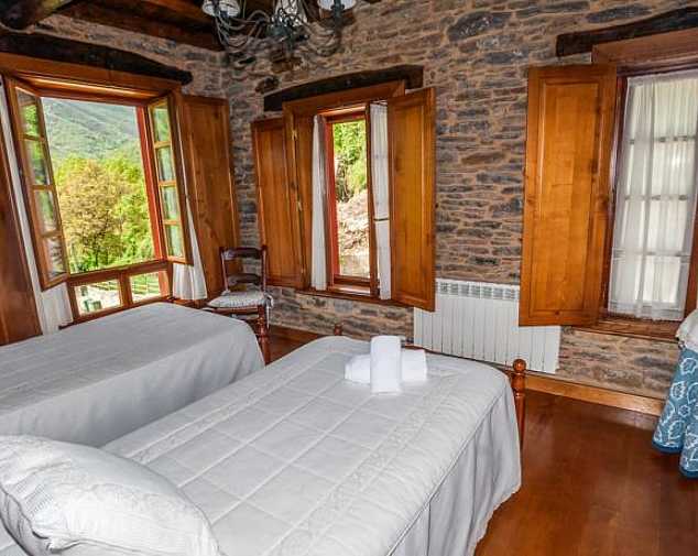 Guesthouses & Inns