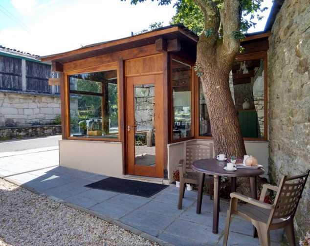 Hostels in Baamonde