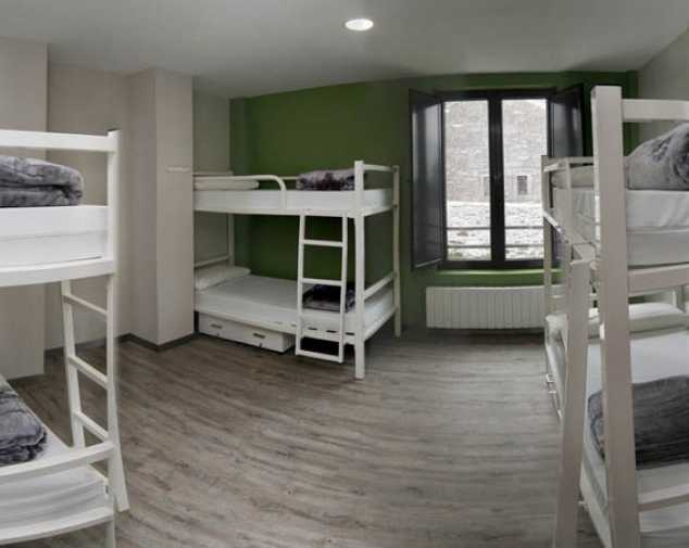 Hostels in Palas