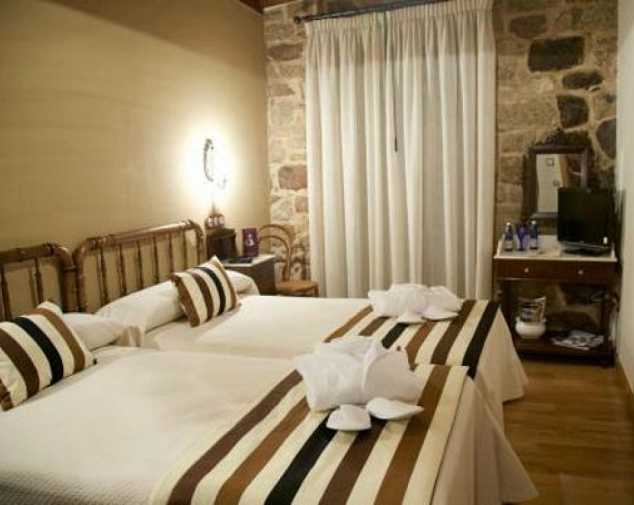 Hotels in Laza