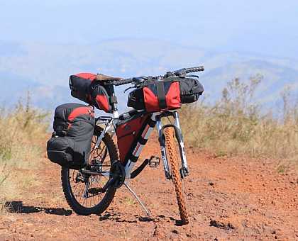 Is safer to cycle with someone else