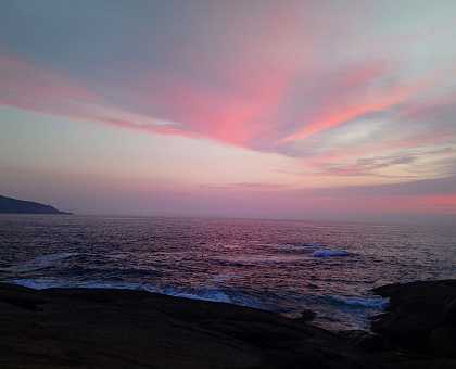 You will walk along the ocean in the Finisterre Route.